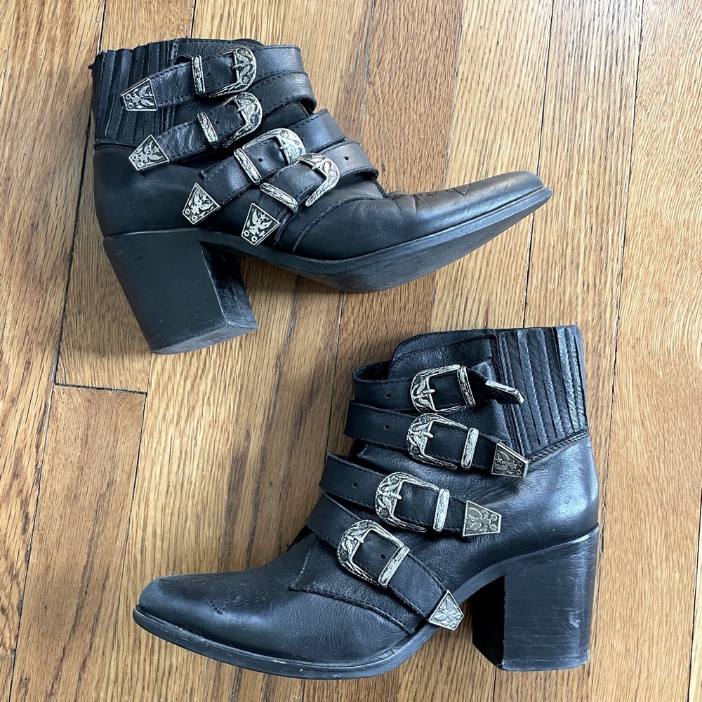 Steve Madden praire leather booties